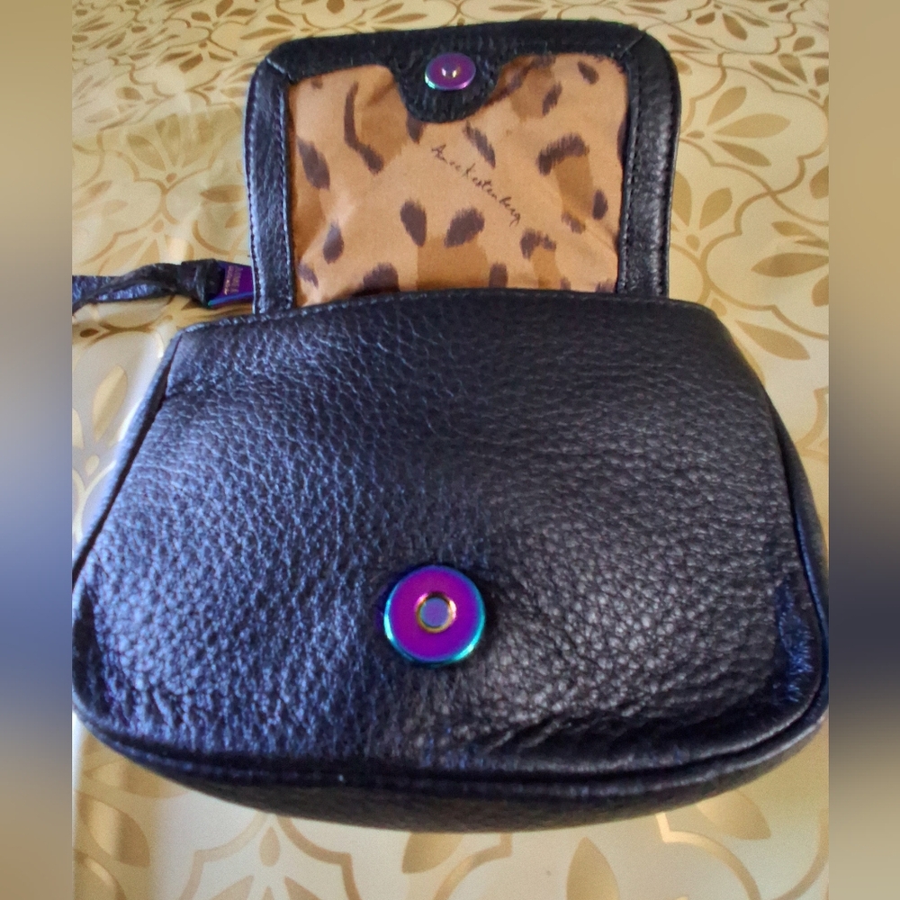 🔥NEW Aimee Kestenberg Black Leather Wristlet Crossbody Iridescent Zipper - Picture 8 of 15